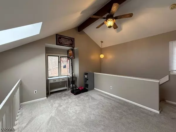 16 Village Way, Vernon Twp., NJ 07462