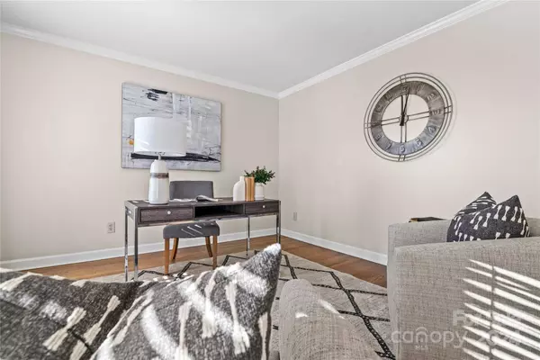 1103 Hulston CT, Charlotte, NC 28211