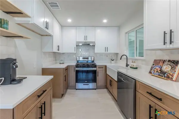 251 W Merriweather ST, New Braunfels, TX 78130