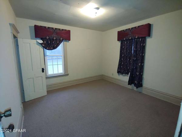 607 STUART AVE, Crookston, MN 56716