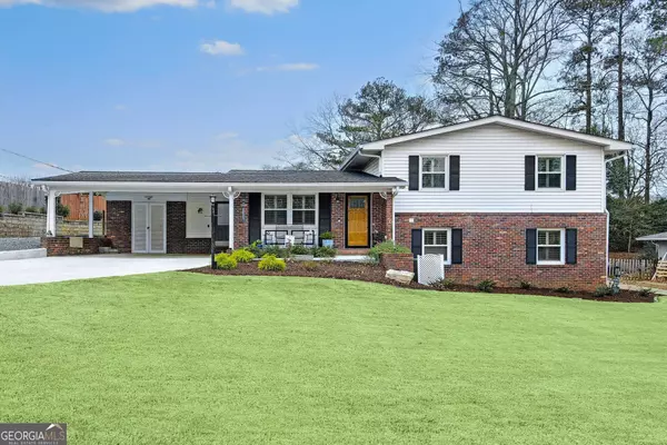 35 Mansour CIR, Newnan, GA 30263