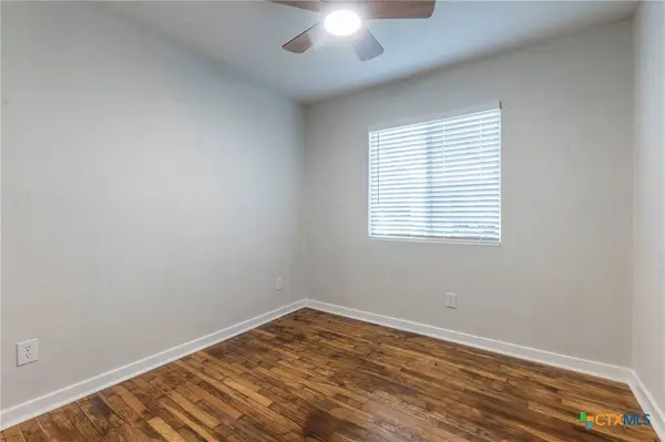 251 W Merriweather ST, New Braunfels, TX 78130