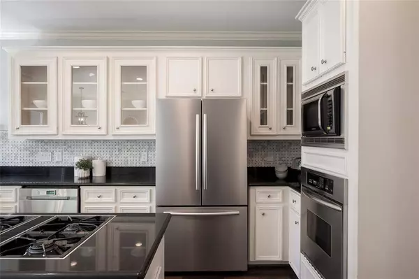 608 E 27th ST, Houston, TX 77008