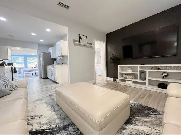 1504 E MCBERRY ST, Tampa, FL 33610