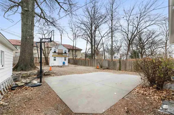 1837 Anderson AVE, Manhattan, KS 66502