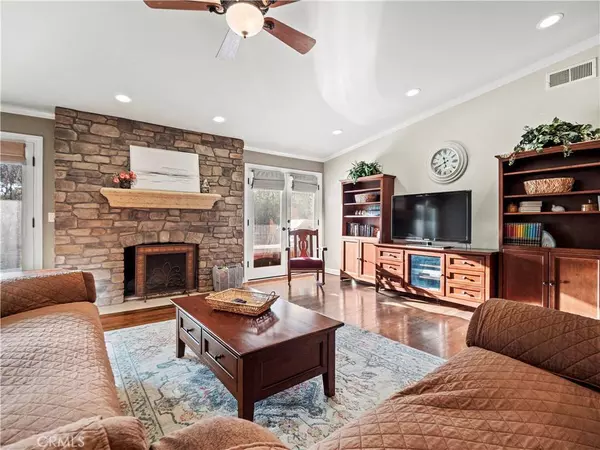 15838 Falconrim DR, Canyon Country, CA 91387