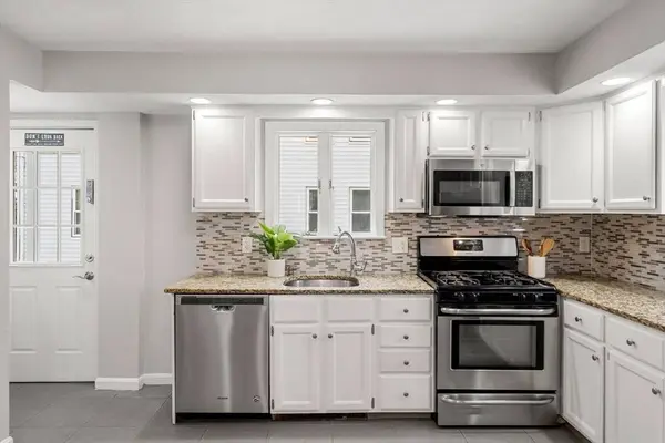 9 Ryden St, Quincy, MA 02169