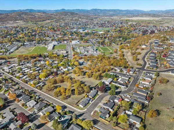 Stevens RD, Eagle Point, OR 97524