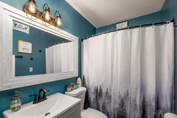 2027 N Old Trails Rd, Spokane, WA 99224