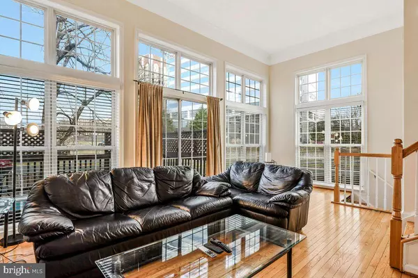 7726 HERITAGE WOODS WAY, Annandale, VA 22003