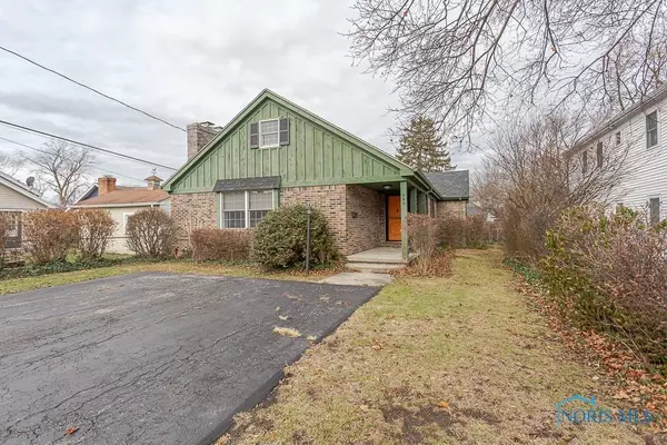 549 E 5th ST, Perrysburg, OH 43551