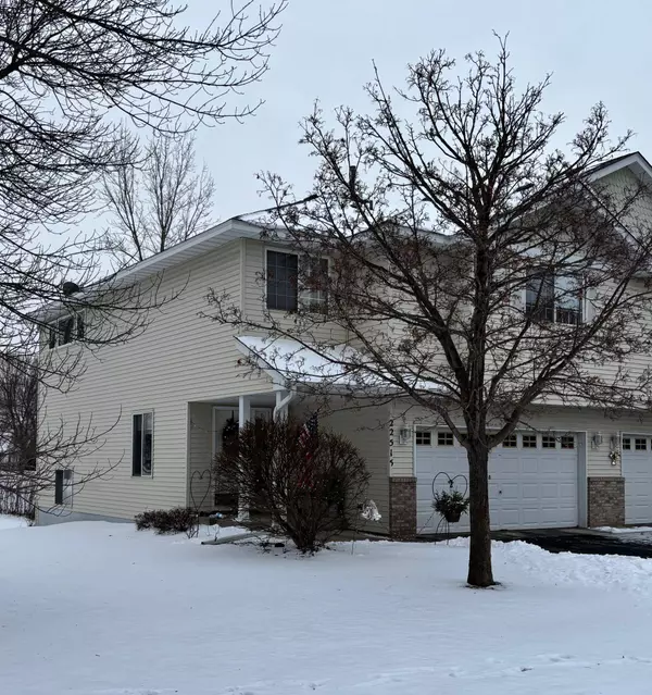 22515 Evergreen CIR, Forest Lake, MN 55025