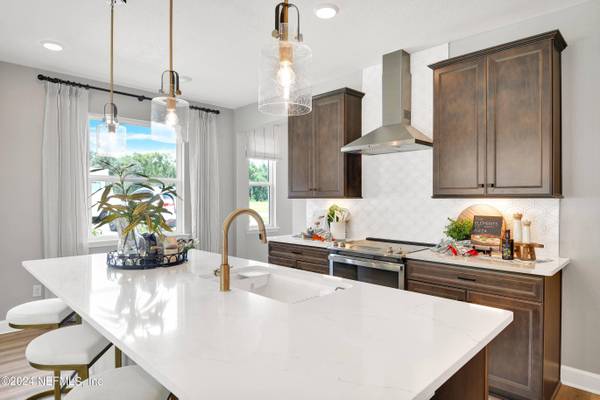 6058 CROSSROADS STATION DR, Jacksonville, FL 32205