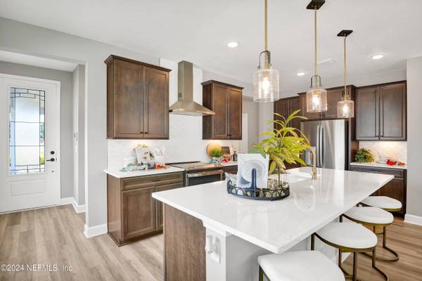 6058 CROSSROADS STATION DR, Jacksonville, FL 32205