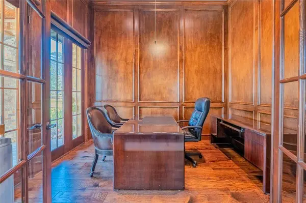 702 Fairway Oaks, Conroe, TX 77302