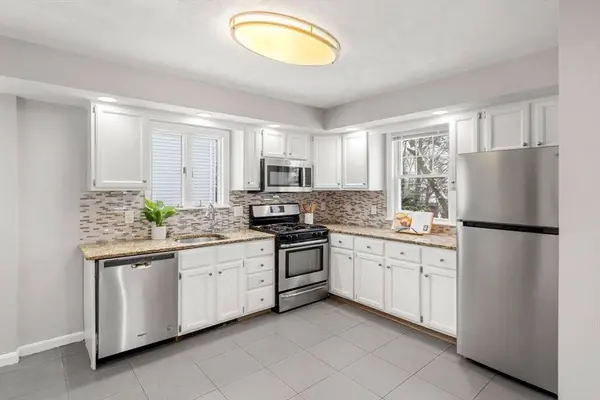 9 Ryden St, Quincy, MA 02169