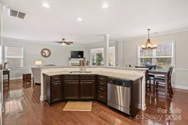 5314 Auburn Hill LN, Charlotte, NC 28269