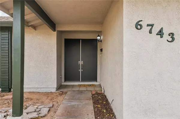 6743 Carrera Drive, Las Vegas, NV 89103