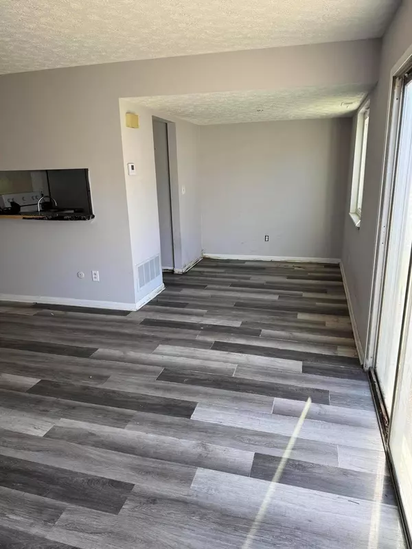 2434 Ravenel Drive #C, Columbus, OH 43209