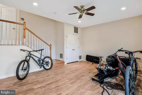 7726 HERITAGE WOODS WAY, Annandale, VA 22003