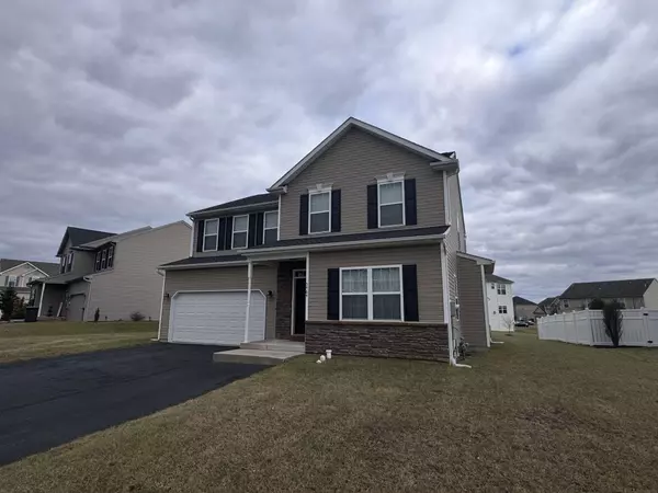 5464 Sunflower Ln, Allentown, PA 18104-8231