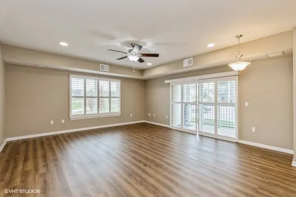 9001 Windsor Parkway #102, Johnston, IA 50131