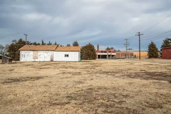 202 E 2nd St, Kanopolis, KS 67454