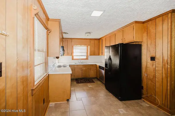 5413 Nc 42, Elm City, NC 27822