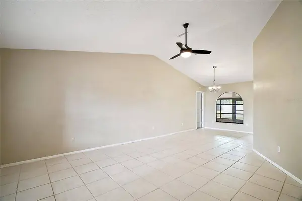 10042 CHESHAM DR, Orlando, FL 32817