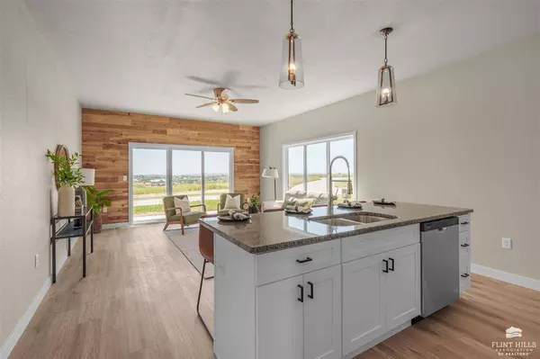 5807 Goheen DR, Manhattan, KS 66503