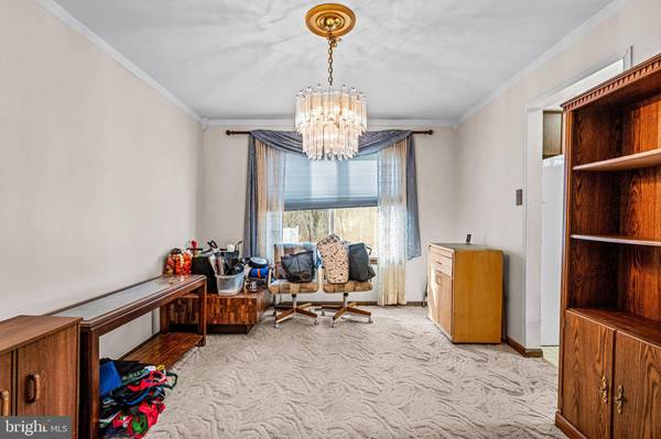 44 OAK FOREST DR, Sicklerville, NJ 08081