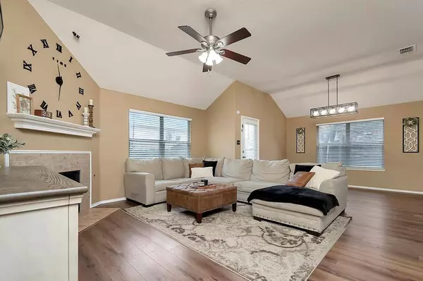 1420 Kingfisher Drive, Fort Worth, TX 76131