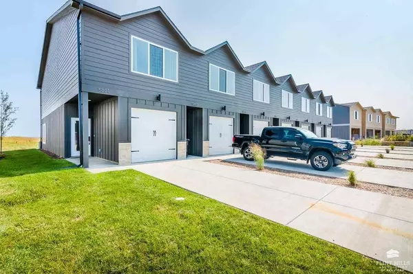 5807 Goheen DR, Manhattan, KS 66503