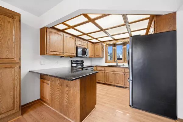 1539 Lois DR, Shoreview, MN 55126