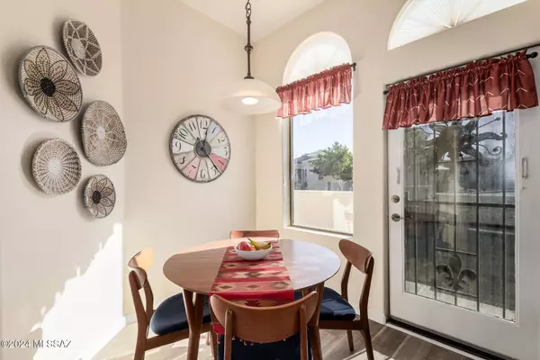 2400 W Via Di Silvio, Tucson, AZ 85741