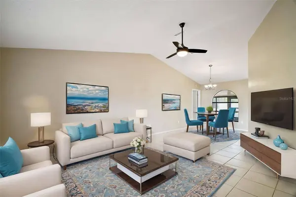 10042 CHESHAM DR, Orlando, FL 32817