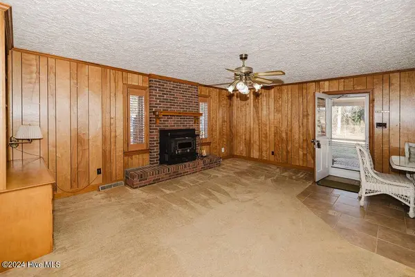 5413 Nc 42, Elm City, NC 27822