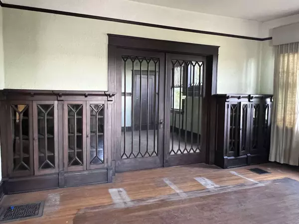 607 N High St, Columbia, TN 38401