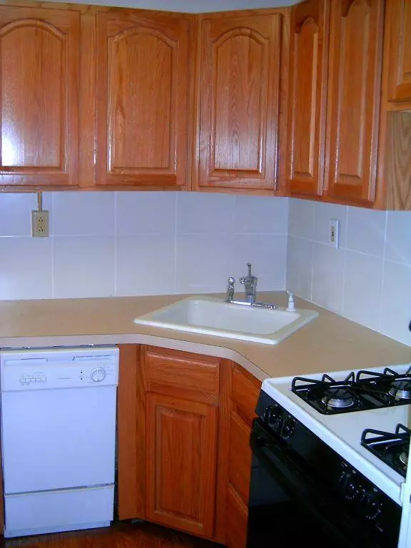 138 E Central Blvd, Palisades Park Boro, NJ 07650