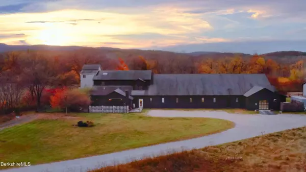 1373 Boardman St, Sheffield, MA 01257