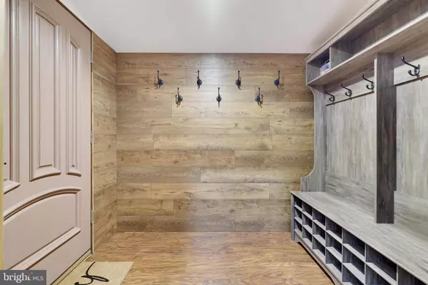 885 COUNTRY PLACE DR, Tobyhanna, PA 18466