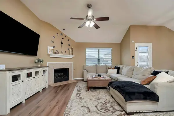 1420 Kingfisher Drive, Fort Worth, TX 76131