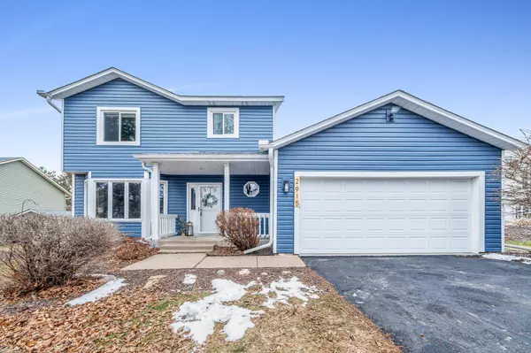 2915 Wimbledon DR, Woodbury, MN 55125