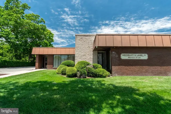 202 N 8TH ST, Vineland, NJ 08360