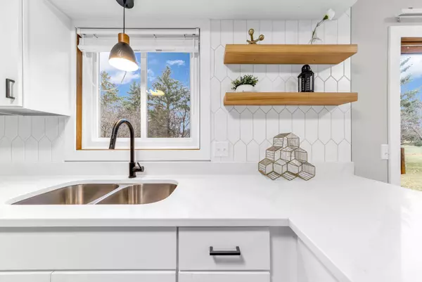 2915 Wimbledon DR, Woodbury, MN 55125