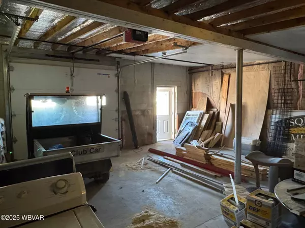 87 QUAKER CHURCH RD, Pennsdale, PA 17756