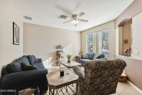 6818 W NANCY Lane, Laveen, AZ 85339