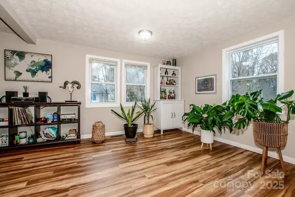 364 Scotts Creek RD, Statesville, NC 28625