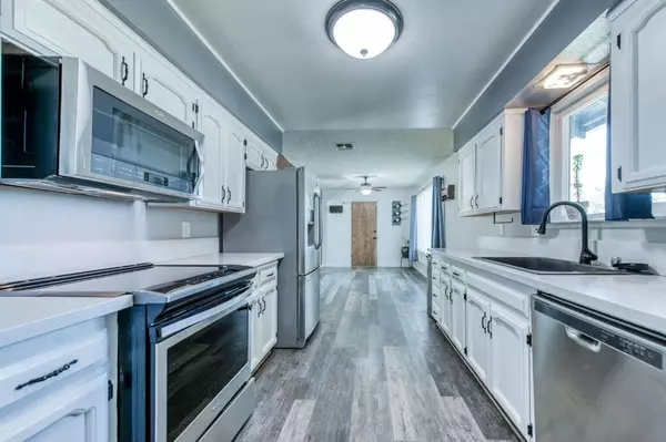 31725 Apache RD, Coarsegold, CA 93614