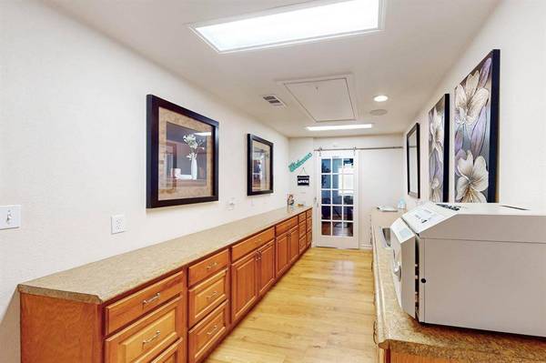 925 W Mitchell Street, Arlington, TX 76013